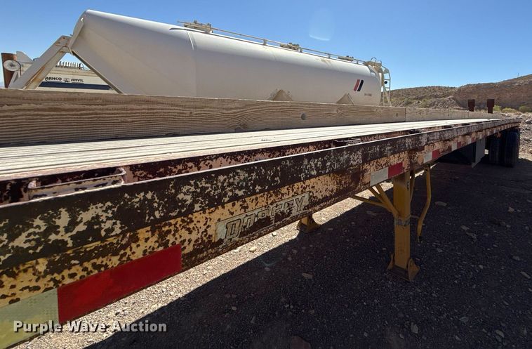 image for item DO2539 2000 Dorsey DGTS-42 flatbed trailer