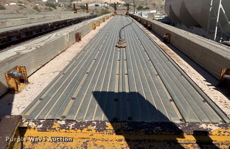 image for item DO2539 2000 Dorsey DGTS-42 flatbed trailer