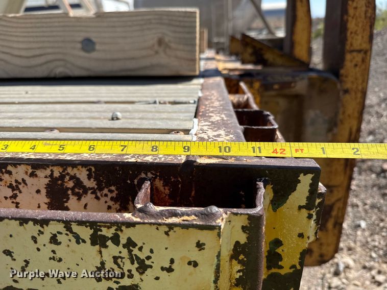 image for item DO2539 2000 Dorsey DGTS-42 flatbed trailer