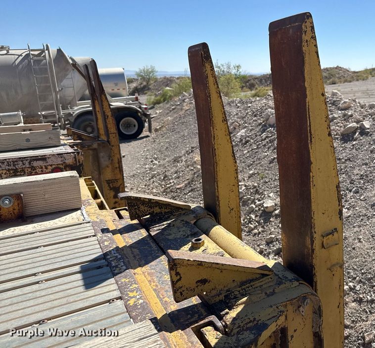 image for item DO2540 2000 Dorsey DGTS-42 flatbed trailer