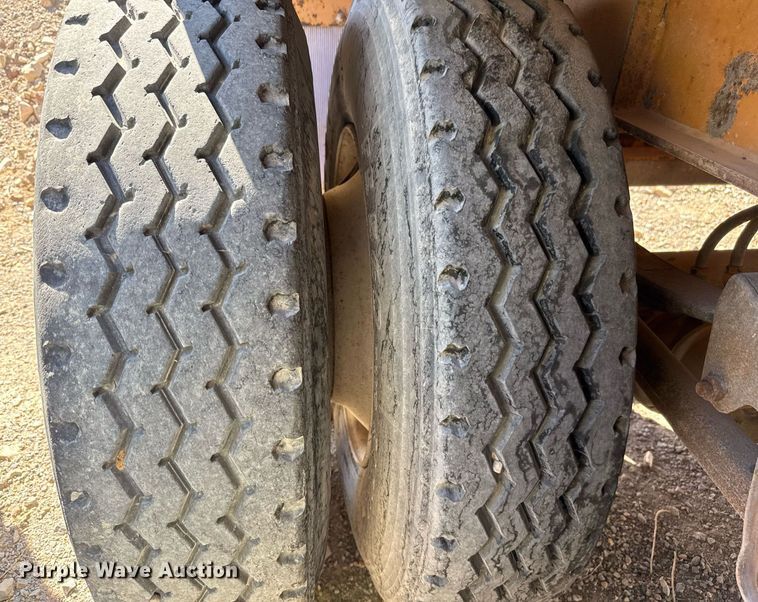 image for item DO2540 2000 Dorsey DGTS-42 flatbed trailer