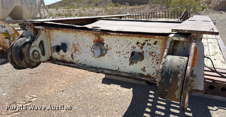 image for item DO2542 1986 Knight KB632 lowboy equipment trailer