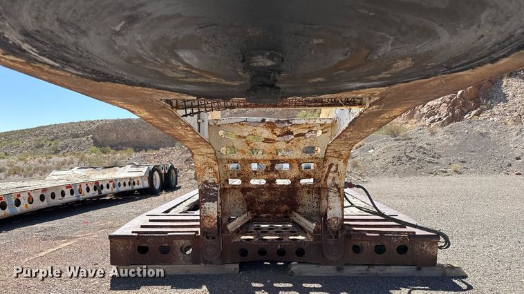 image for item DO2542 1986 Knight KB632 lowboy equipment trailer