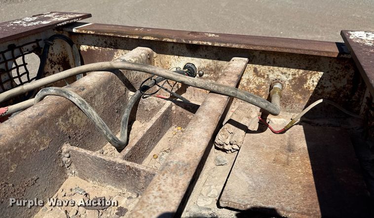 image for item DO2542 1986 Knight KB632 lowboy equipment trailer