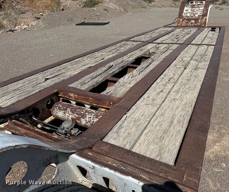 image for item DO2542 1986 Knight KB632 lowboy equipment trailer