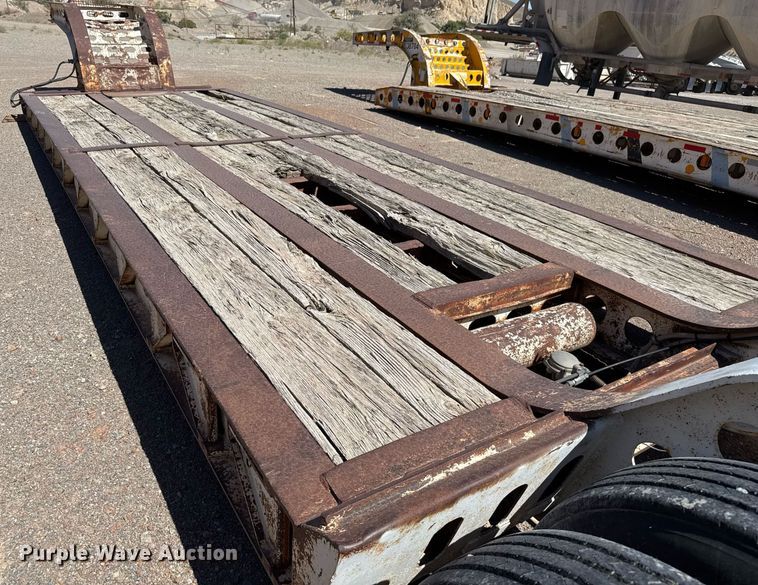 image for item DO2542 1986 Knight KB632 lowboy equipment trailer