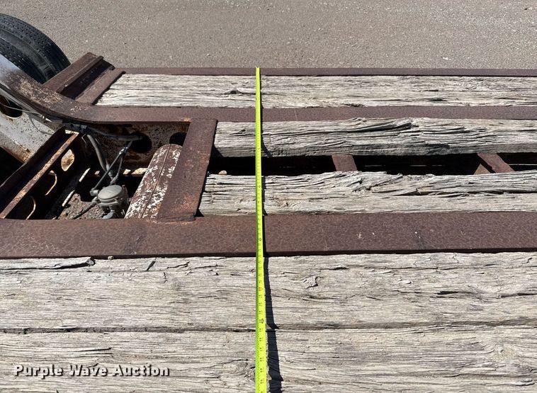 image for item DO2542 1986 Knight KB632 lowboy equipment trailer