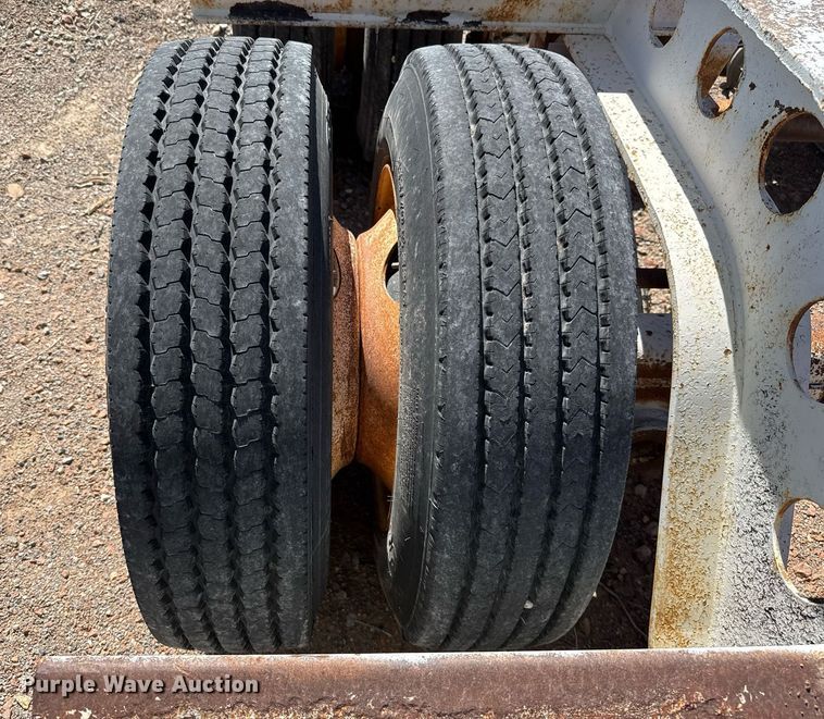 image for item DO2542 1986 Knight KB632 lowboy equipment trailer