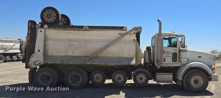 image for item DO2543 2007 Peterbilt 357 dump truck