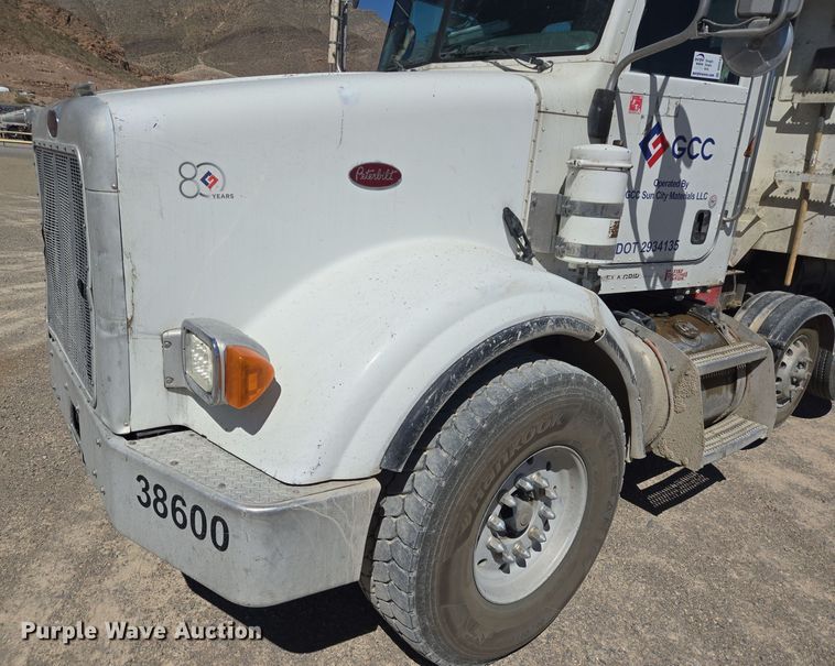 image for item DO2543 2007 Peterbilt 357 dump truck