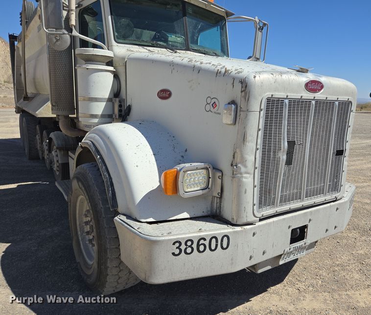 image for item DO2543 2007 Peterbilt 357 dump truck
