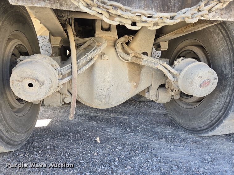 image for item DO2543 2007 Peterbilt 357 dump truck