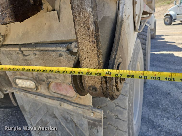 image for item DO2543 2007 Peterbilt 357 dump truck