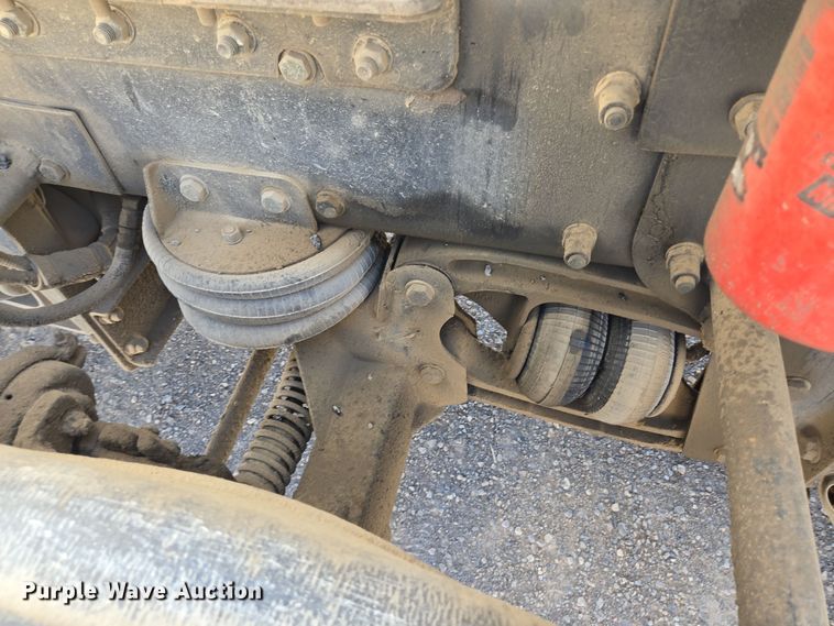 image for item DO2543 2007 Peterbilt 357 dump truck