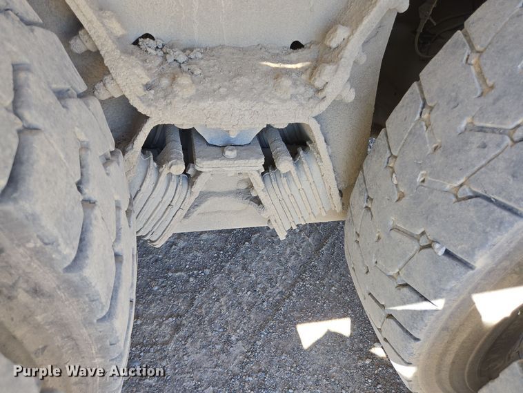 image for item DO2543 2007 Peterbilt 357 dump truck