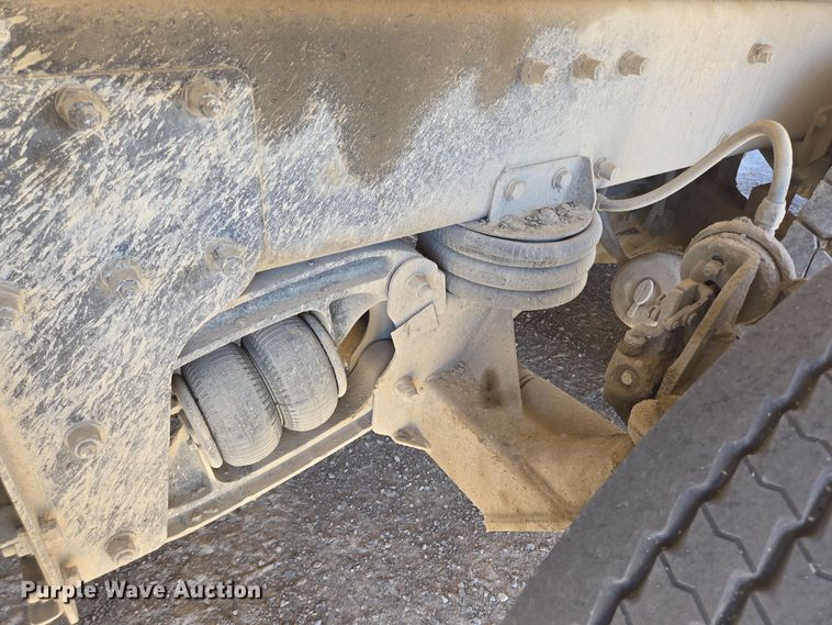 image for item DO2543 2007 Peterbilt 357 dump truck