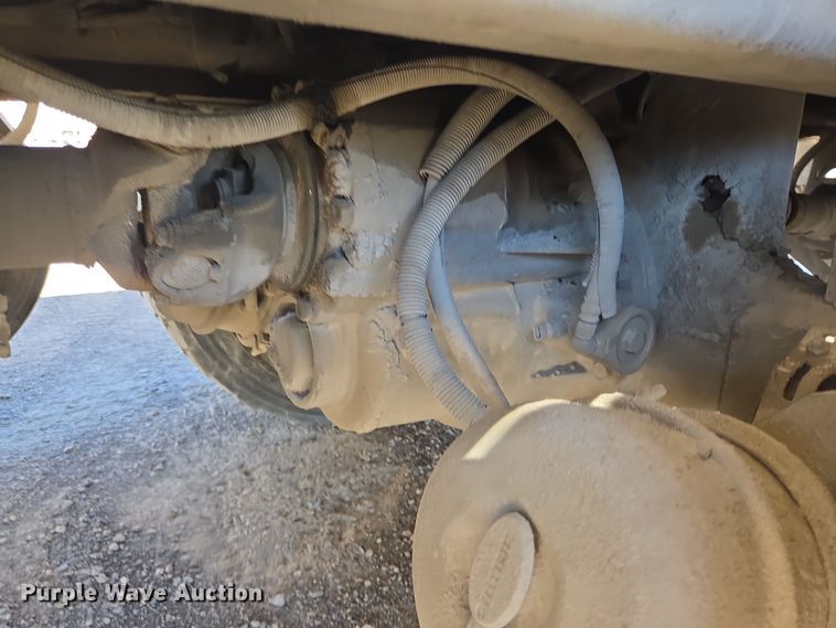 image for item DO2543 2007 Peterbilt 357 dump truck