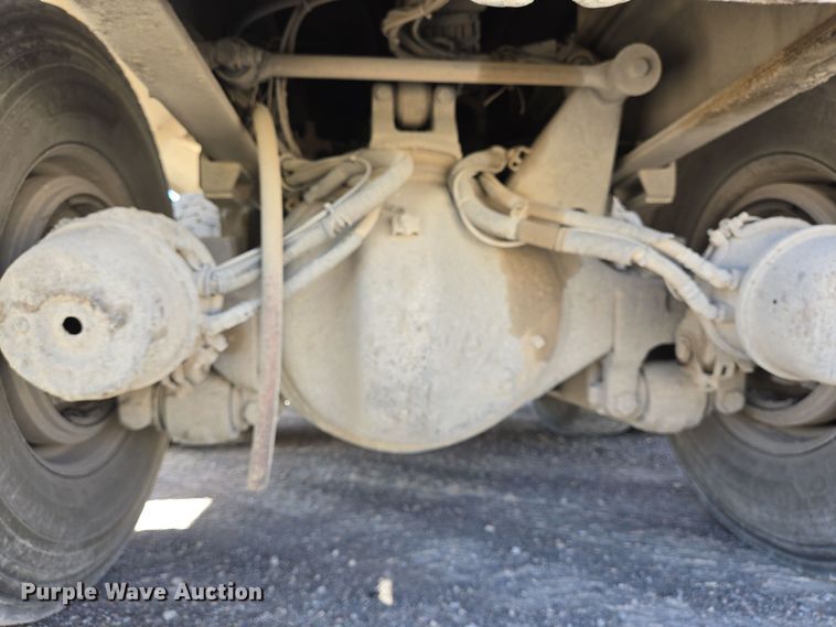 image for item DO2543 2007 Peterbilt 357 dump truck