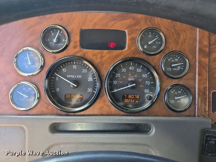 image for item DO2543 2007 Peterbilt 357 dump truck