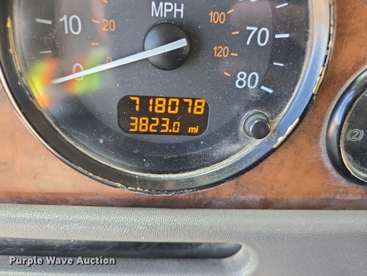 image for item DO2543 2007 Peterbilt 357 dump truck