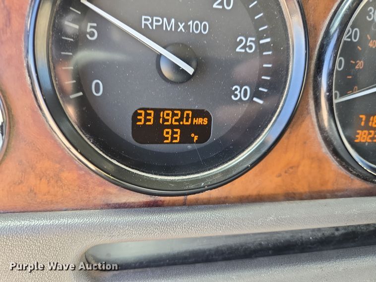 image for item DO2543 2007 Peterbilt 357 dump truck