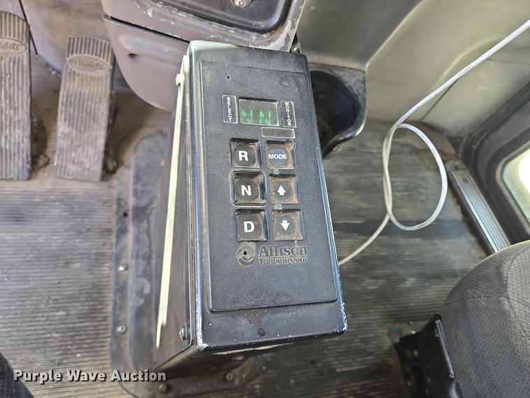 image for item DO2543 2007 Peterbilt 357 dump truck