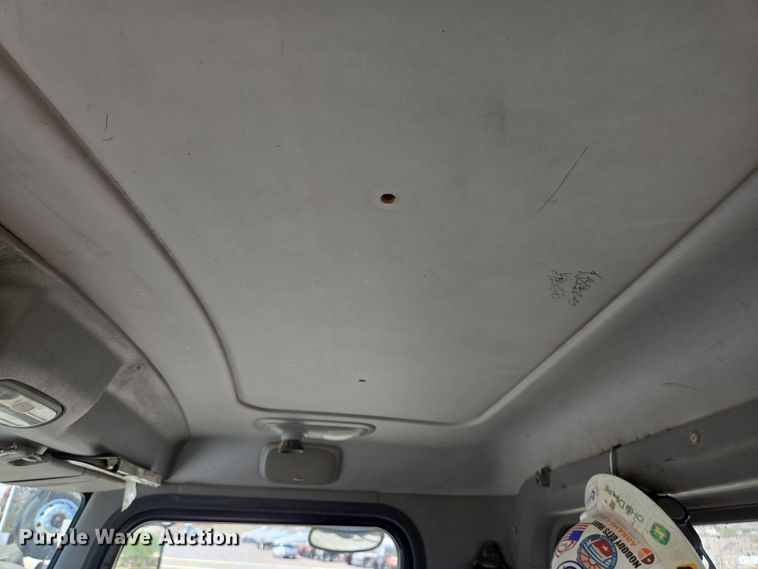 image for item DO2543 2007 Peterbilt 357 dump truck