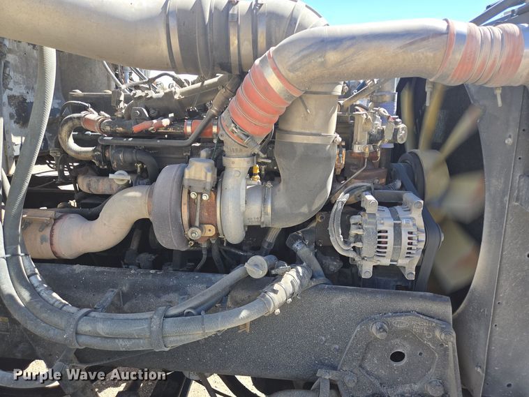 image for item DO2543 2007 Peterbilt 357 dump truck