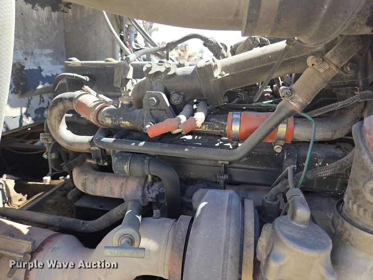 image for item DO2543 2007 Peterbilt 357 dump truck