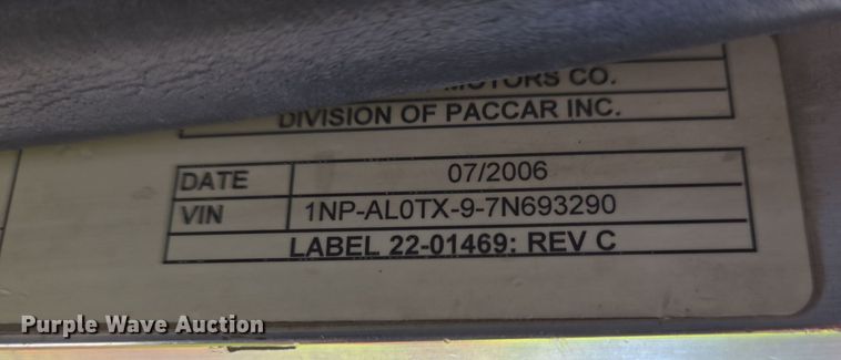 image for item DO2543 2007 Peterbilt 357 dump truck