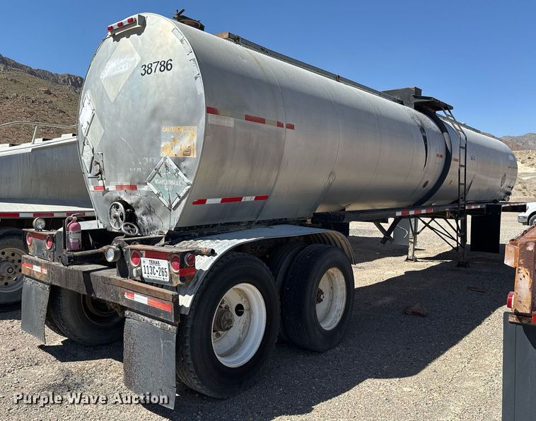 image for item DO2544 1980 Fruehauf TEHF2R7000 tank trailer