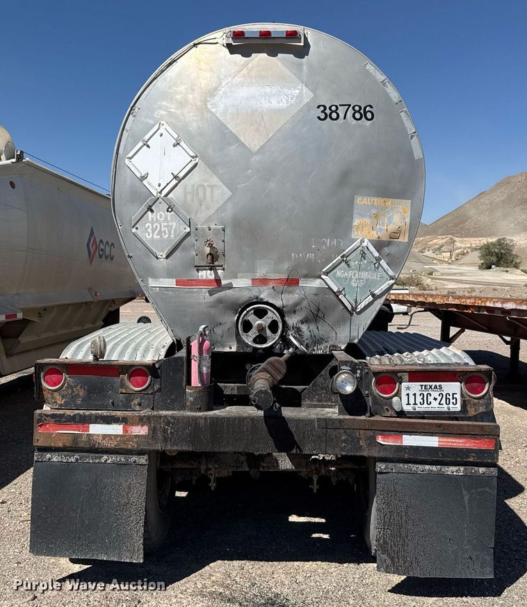 image for item DO2544 1980 Fruehauf TEHF2R7000 tank trailer