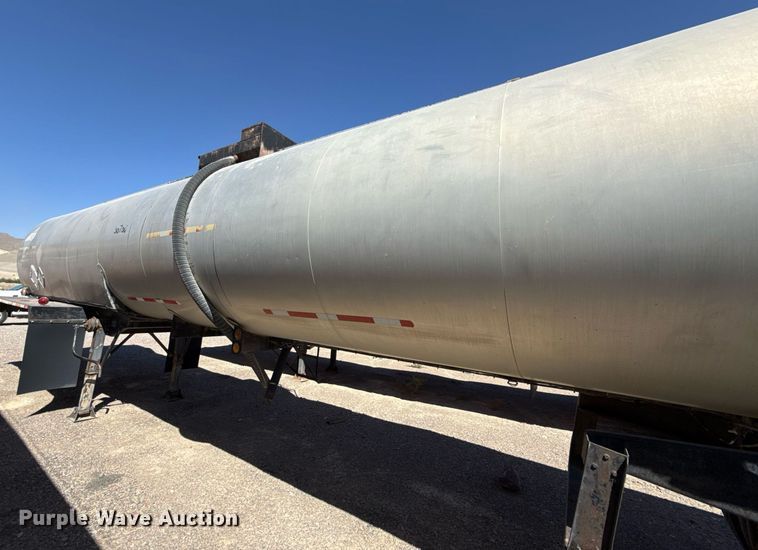 image for item DO2544 1980 Fruehauf TEHF2R7000 tank trailer