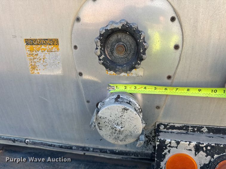 image for item DO2544 1980 Fruehauf TEHF2R7000 tank trailer