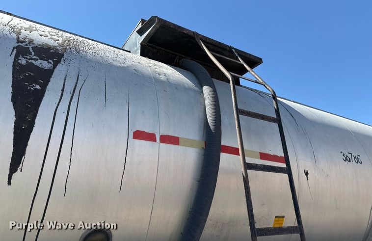 image for item DO2544 1980 Fruehauf TEHF2R7000 tank trailer