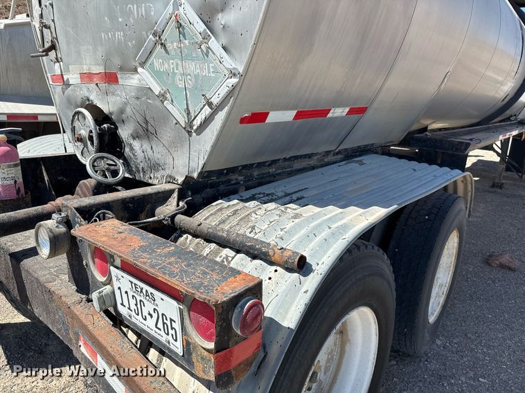 image for item DO2544 1980 Fruehauf TEHF2R7000 tank trailer