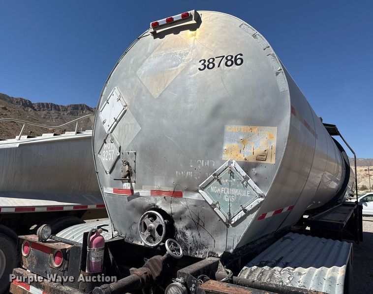image for item DO2544 1980 Fruehauf TEHF2R7000 tank trailer