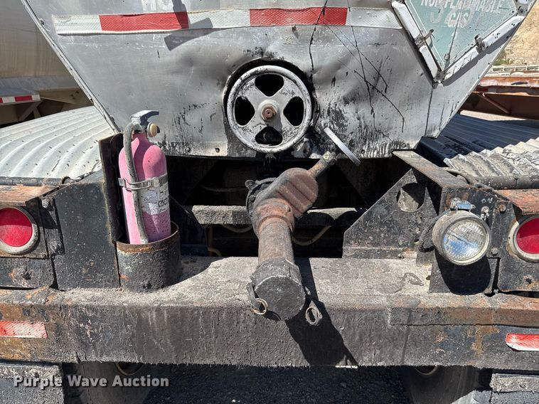 image for item DO2544 1980 Fruehauf TEHF2R7000 tank trailer