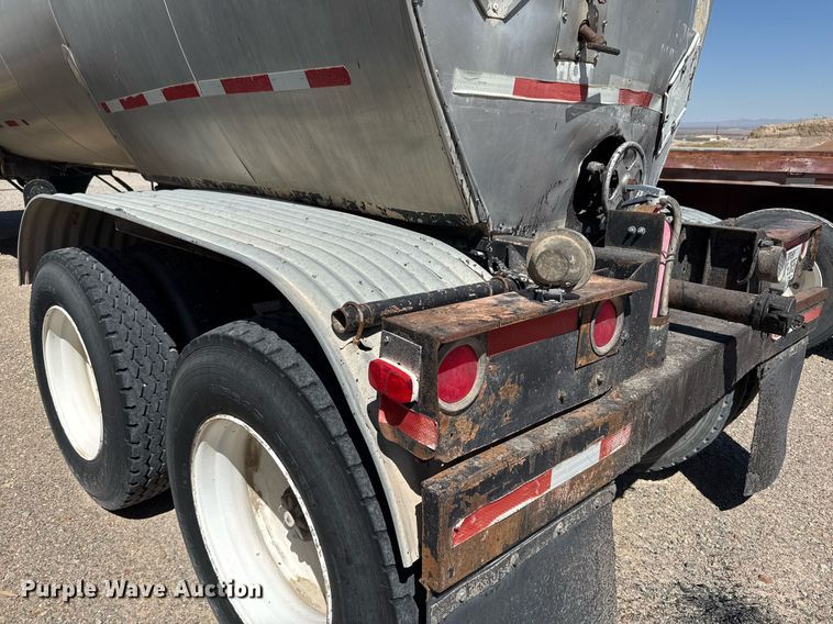 image for item DO2544 1980 Fruehauf TEHF2R7000 tank trailer