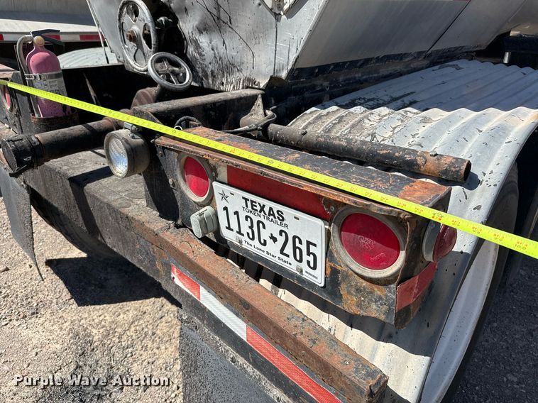 image for item DO2544 1980 Fruehauf TEHF2R7000 tank trailer