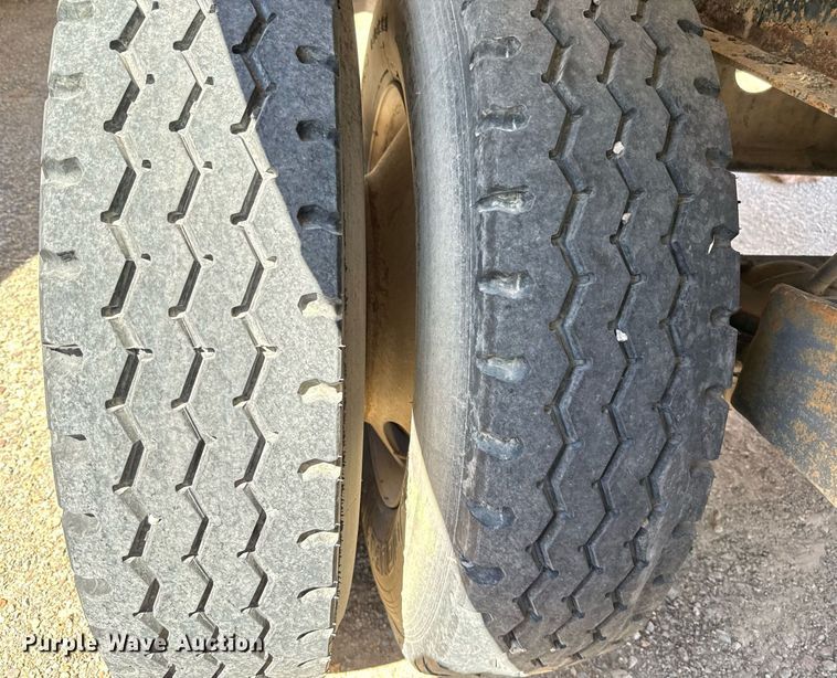 image for item DO2544 1980 Fruehauf TEHF2R7000 tank trailer