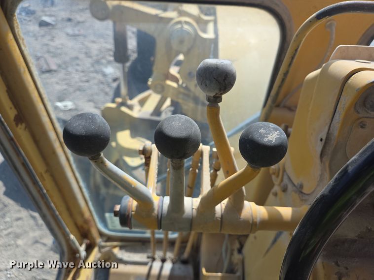 image for item DO2546 1978 Caterpillar  140G motor grader