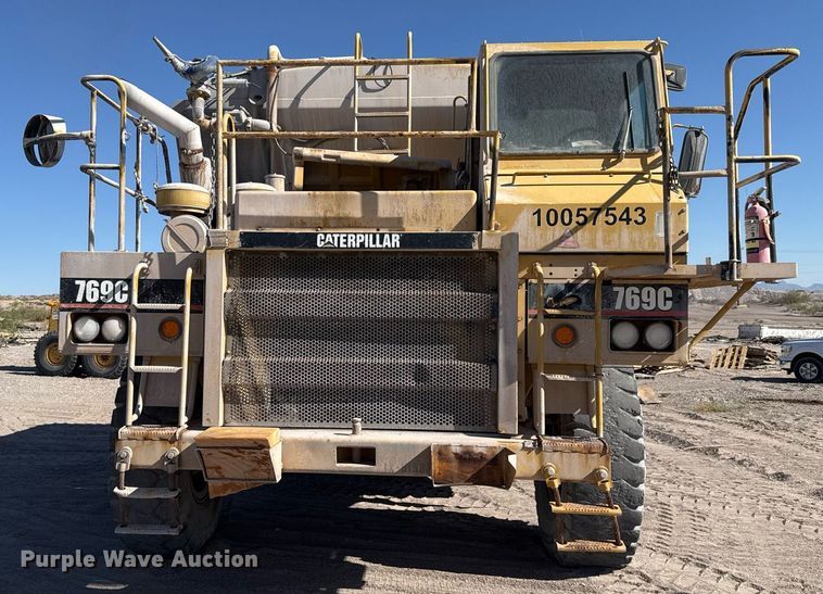 image for item DO2547 1990 Caterpillar  769C water wagon