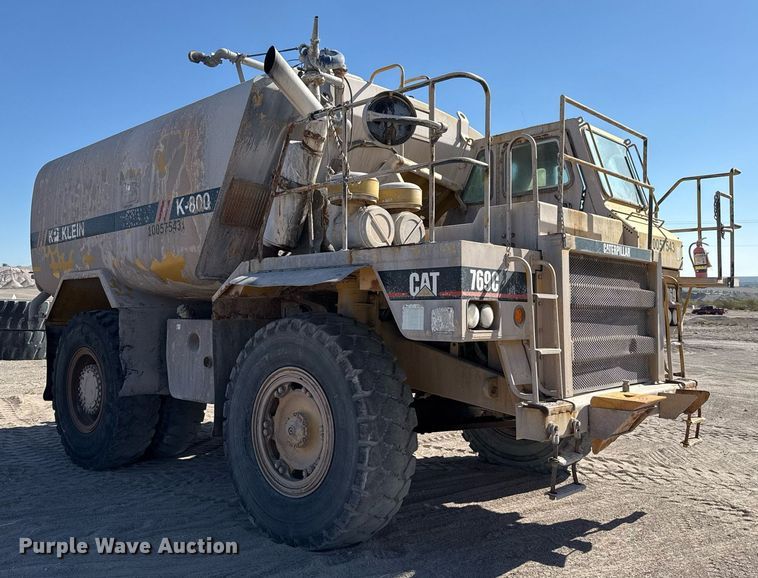 image for item DO2547 1990 Caterpillar  769C water wagon