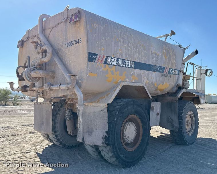 image for item DO2547 1990 Caterpillar  769C water wagon