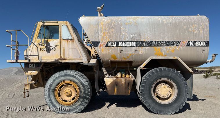 image for item DO2547 1990 Caterpillar  769C water wagon