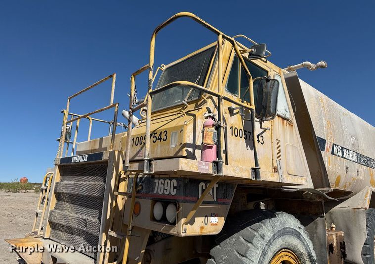 image for item DO2547 1990 Caterpillar  769C water wagon