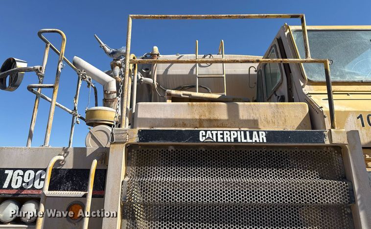 image for item DO2547 1990 Caterpillar  769C water wagon