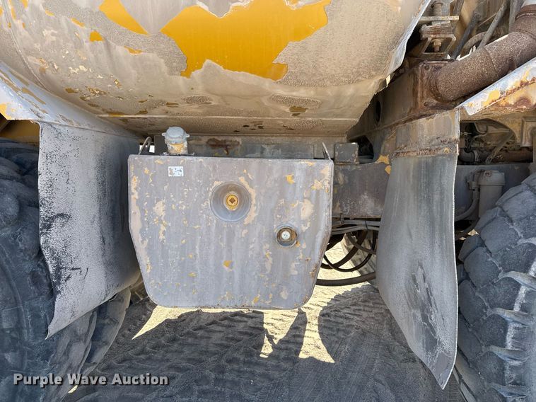 image for item DO2547 1990 Caterpillar  769C water wagon