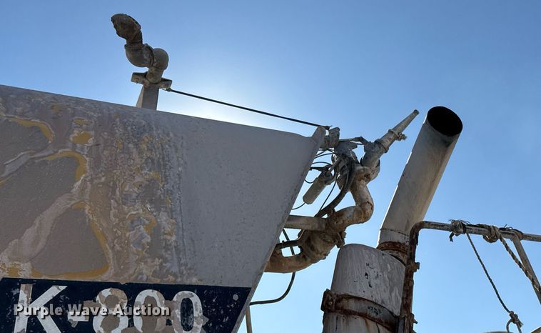 image for item DO2547 1990 Caterpillar  769C water wagon